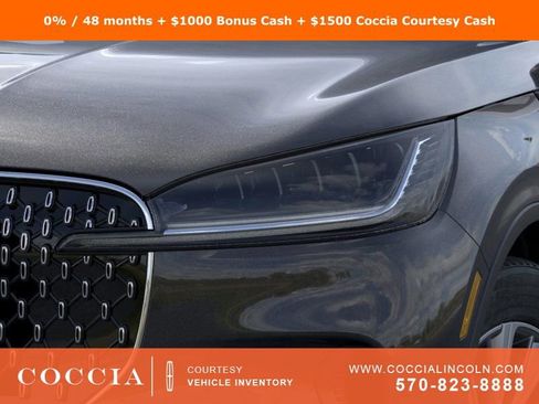 New 2025 Lincoln Aviator AWD image 18