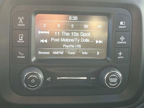 Used 2017 Jeep Renegade Latitude image 20