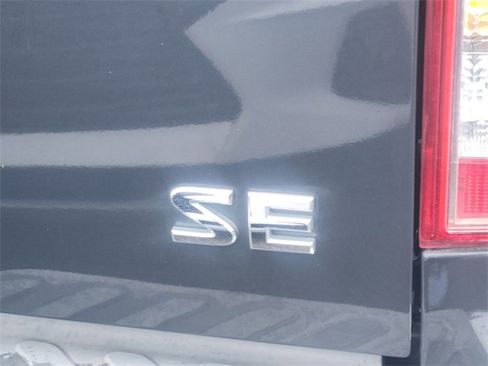 Used 2010 Nissan Frontier SE w/ SE Value Truck Pkg image 4