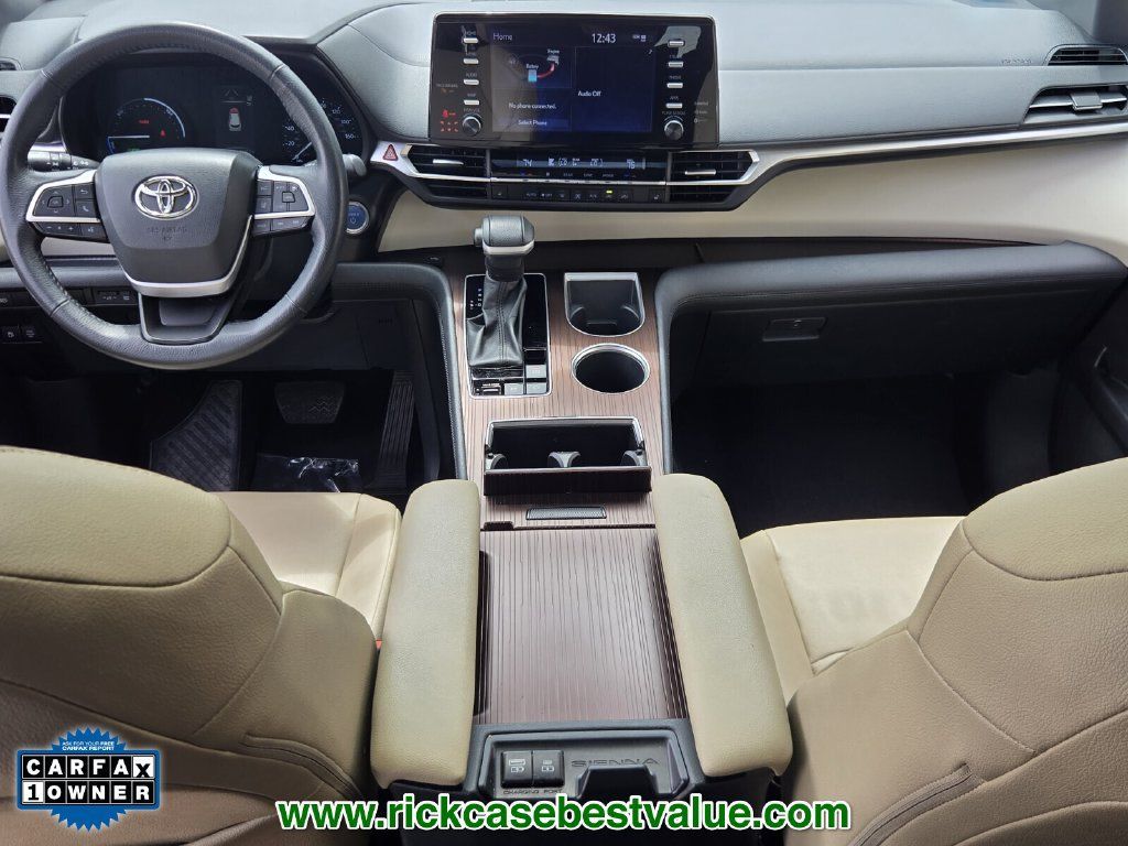 Used 2024 Toyota Sienna XLE FWD image 13
