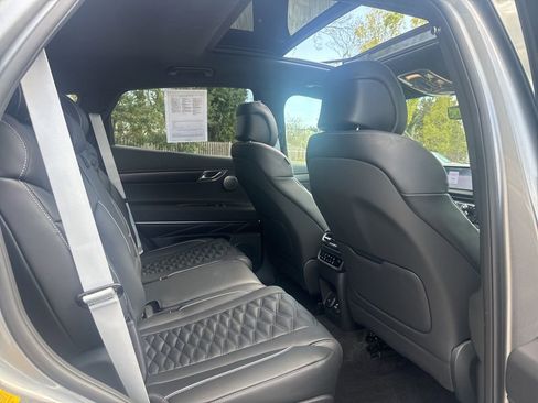 Used 2025 Genesis GV80 3.5T AWD/4WD image 36