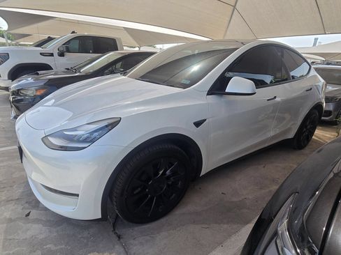 Used 2023 Tesla Model Y Long Range AWD/4WD image 5