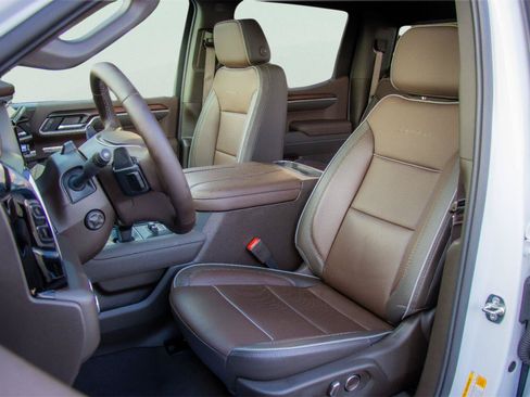 Used 2026 GMC Sierra 1500 Denali AWD/4WD image 8