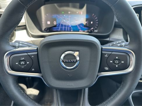 Used 2024 Volvo XC40 B5 Plus w/ Climate Package AWD/4WD image 8