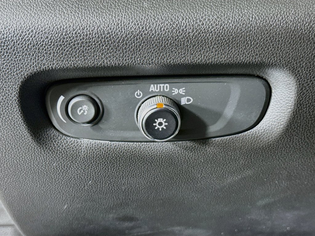 Used 2021 Chevrolet Traverse LS w/ LPO, Cargo Package FWD image 10