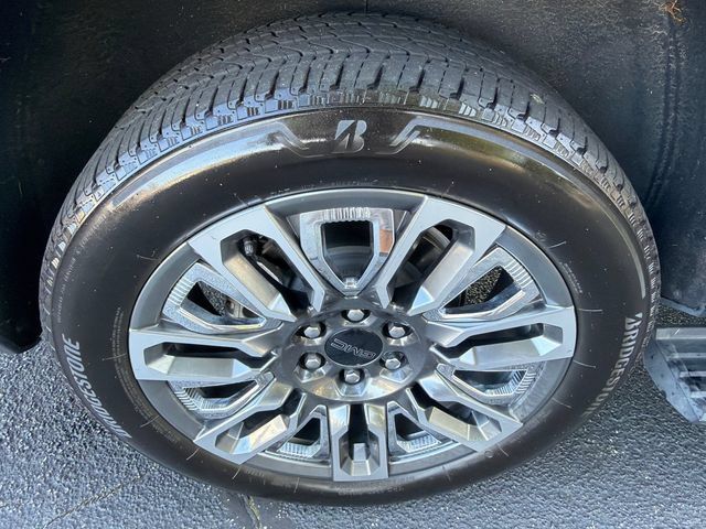 Used 2024 GMC Yukon Denali Ultimate AWD/4WD image 17