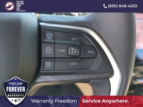 Used 2025 Jeep Grand Cherokee Limited w/ Trailer Tow Package AWD/4WD image 22