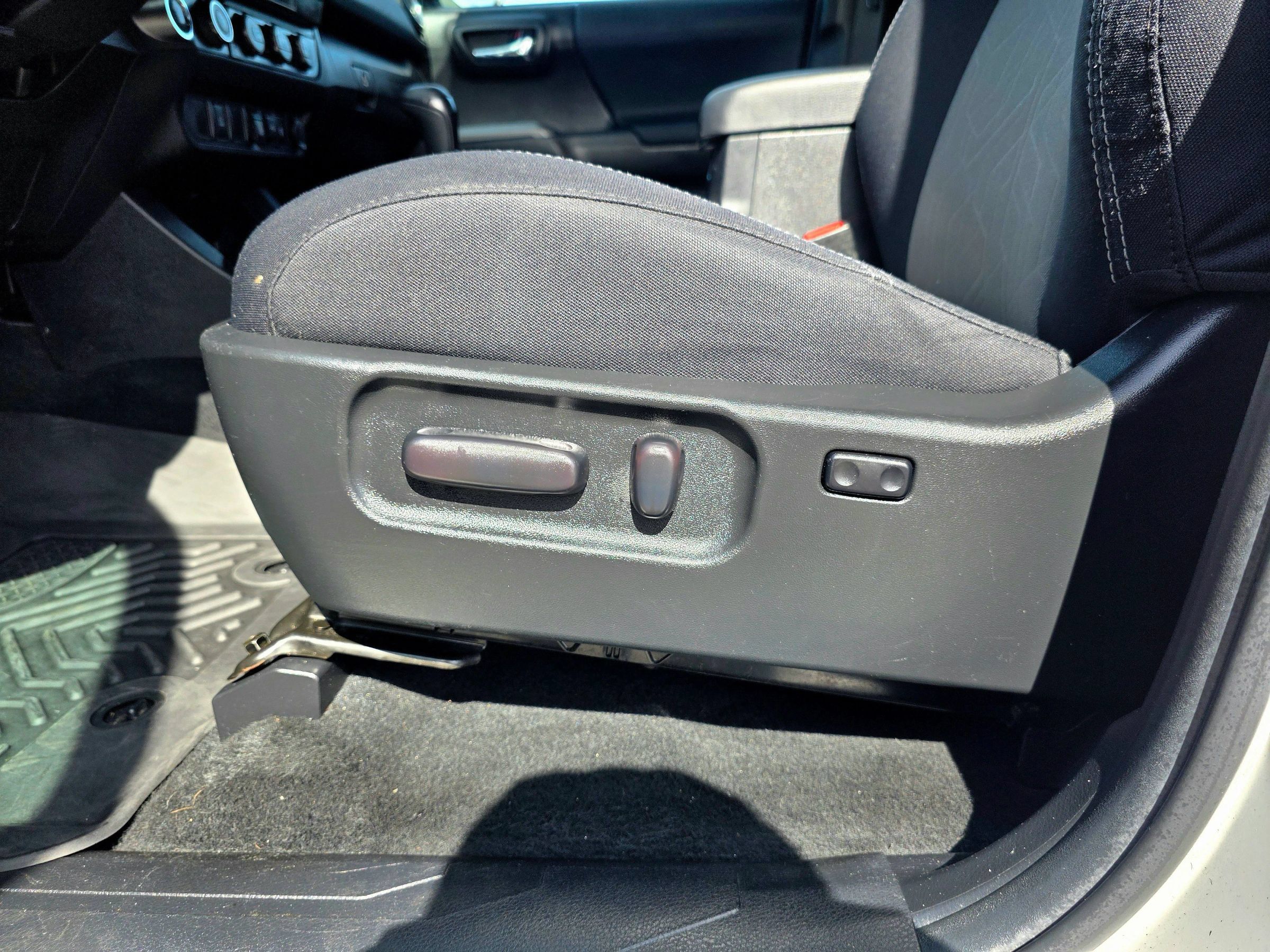 Used 2023 Toyota Tacoma TRD Off-Road AWD/4WD image 48