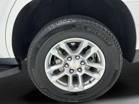 Used 2025 Chevrolet Tahoe LT AWD/4WD image 8