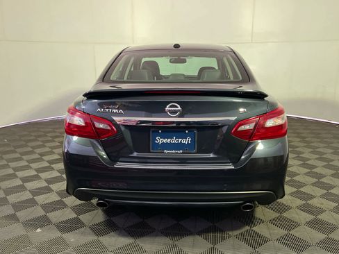 Certified 2018 Nissan Altima 2.5 SL w/ 2.5 SL Technology Package image 6