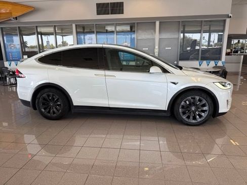 Used 2018 Tesla Model X 100D AWD/4WD image 4