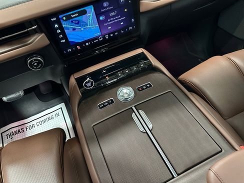 Used 2025 Lincoln Navigator L Reserve image 40