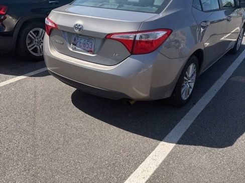 Used 2015 Toyota Corolla LE Premium FWD image 2