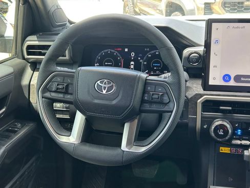 Used 2025 Toyota Tacoma Limited AWD/4WD image 43