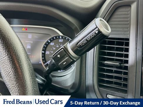 Used 2022 Nissan Titan SV w/ SV Convenience Package AWD/4WD image 24