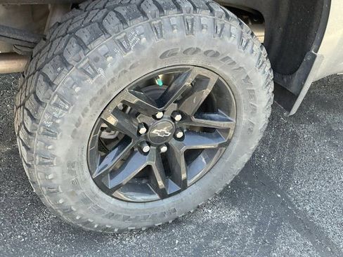 Used 2020 Chevrolet Silverado 1500 LT Trail Boss AWD/4WD image 19