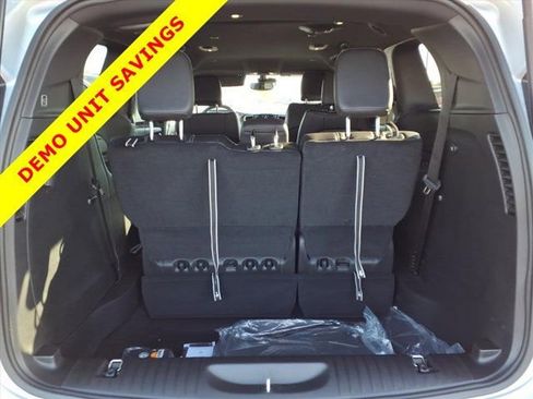 New 2026 Chrysler Pacifica Select image 19