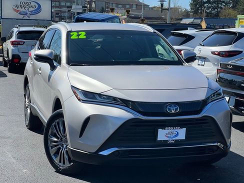 Used 2022 Toyota Venza XLE AWD/4WD image 1