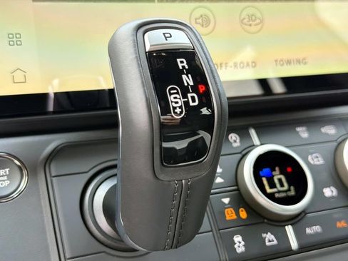 New 2026 Land Rover Defender 110 X-Dynamic SE AWD/4WD image 26