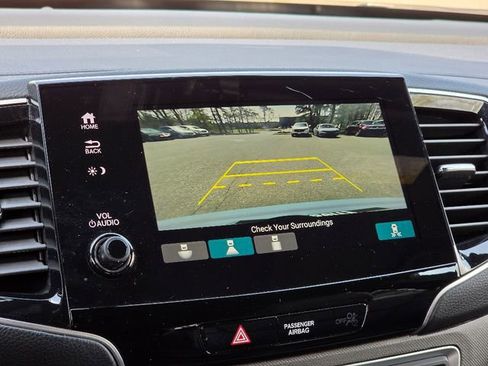 Used 2022 Honda Pilot TrailSport image 32
