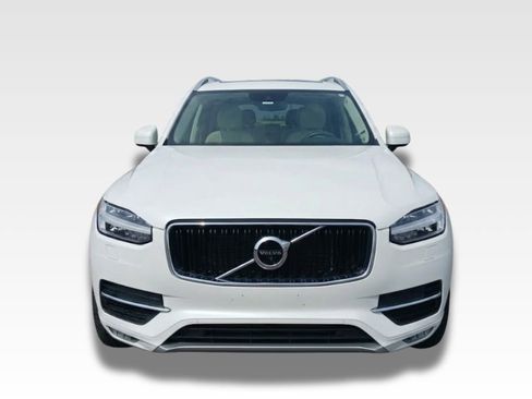Used 2019 Volvo XC90 T5 Momentum image 5