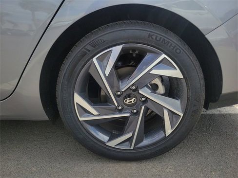 Used 2025 Hyundai Elantra Sport image 22