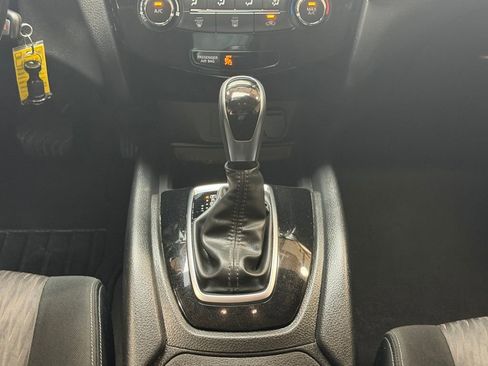 Used 2020 Nissan Rogue S w/ Special Edition Package image 15