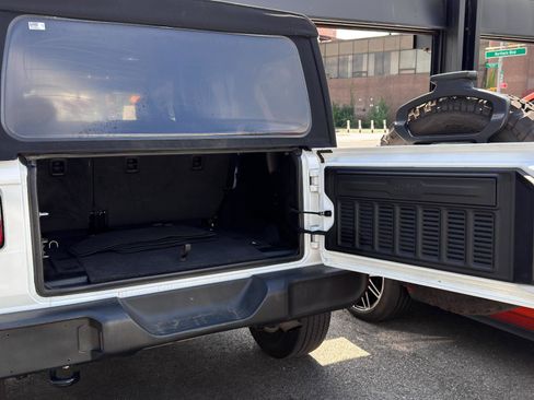 Used 2021 Jeep Wrangler Unlimited Sport S image 8