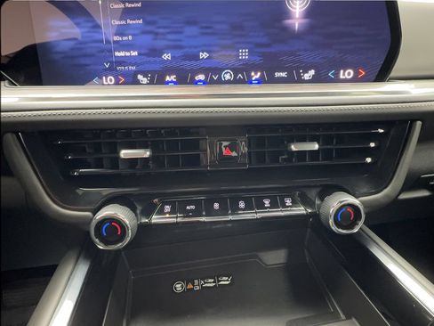 Used 2025 Chevrolet Tahoe LT AWD/4WD image 49