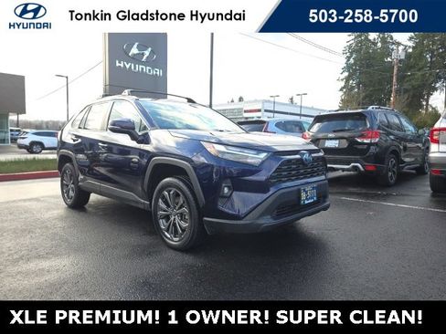 Used 2022 Toyota RAV4 XLE Premium image 1