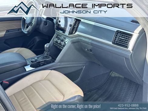 Certified 2022 Volkswagen Atlas Cross Sport SEL Premium R-Line AWD/4WD image 39