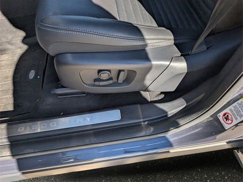 Used 2024 Land Rover Discovery Sport Dynamic SE image 16