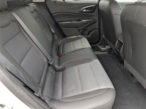 Used 2025 Chevrolet Trax LT FWD image 34