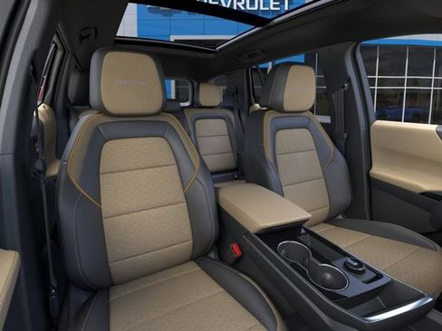 New 2026 Chevrolet Equinox ACTIV w/ Convenience Package III FWD image 17