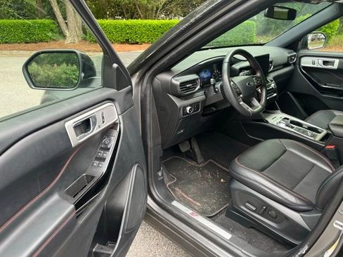 Used 2023 Ford Explorer ST-Line AWD/4WD image 4
