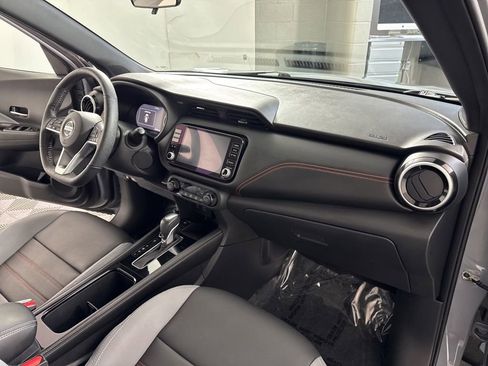 Used 2021 Nissan Kicks SR w/ SR Premium Package FWD image 20