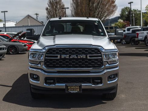 Used 2024 RAM 3500 Big Horn AWD/4WD image 5