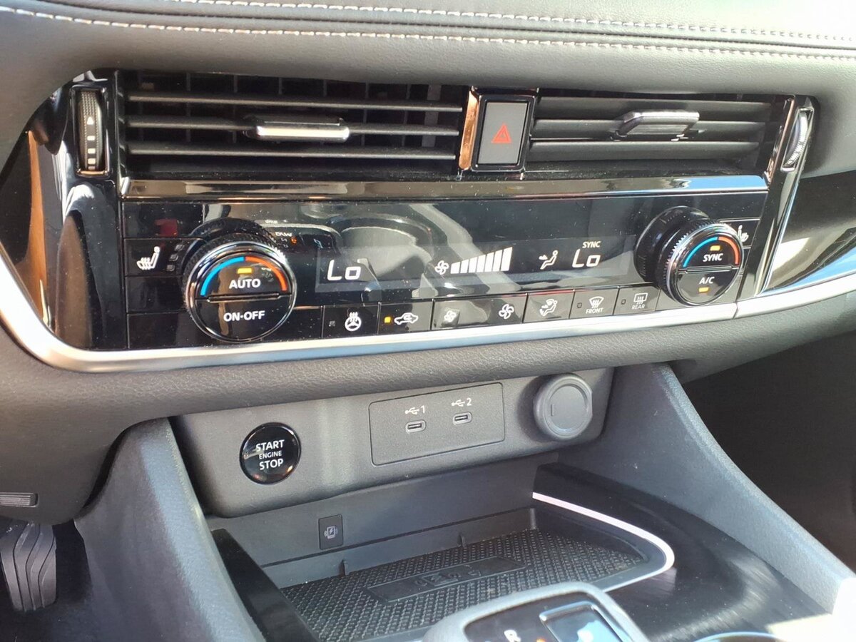 Used 2024 Nissan Rogue SL AWD/4WD image 27