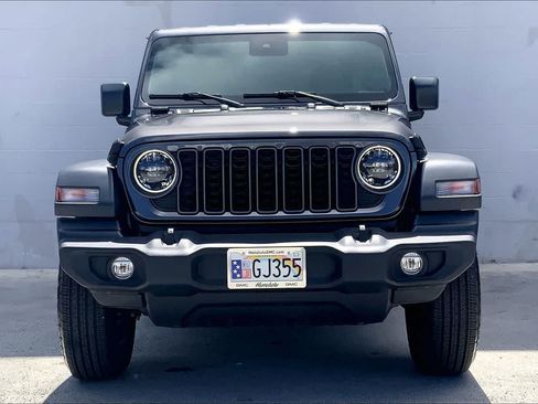 Used 2025 Jeep Wrangler Sport AWD/4WD image 6