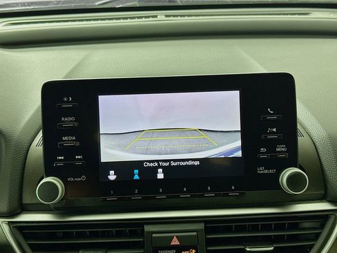 Used 2018 Honda Accord LX image 13