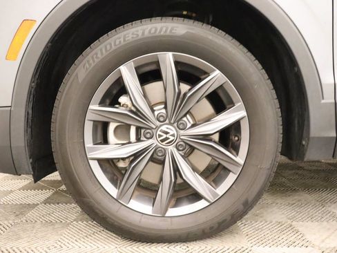 Certified 2023 Volkswagen Tiguan SE FWD image 6