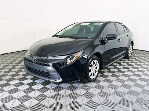 Certified 2025 Toyota Corolla LE FWD image 7