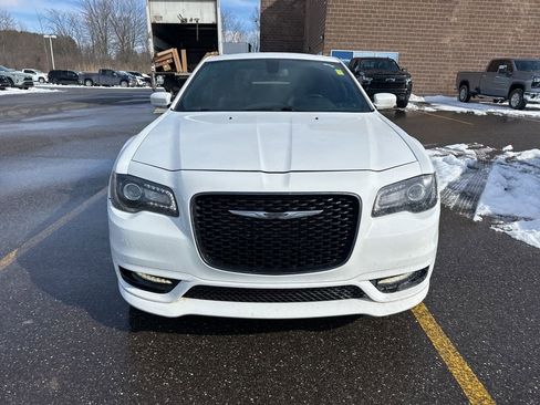 Used 2018 Chrysler 300 S w/ S Model Appearance Package image 4