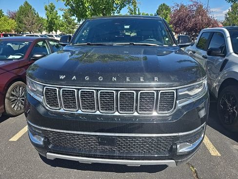 Used 2024 Jeep Wagoneer L Series II w/ Flexible Seating Group AWD/4WD image 1