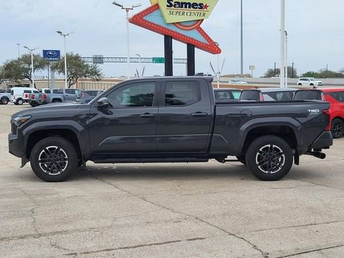 Used 2024 Toyota Tacoma TRD Sport w/ TRD Sport Upgrade Package image 2