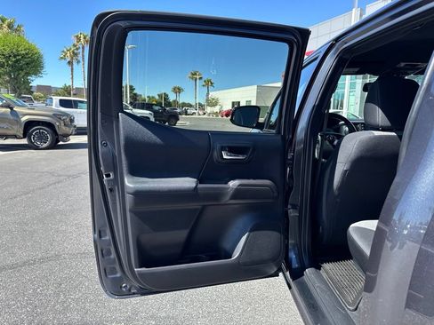 Certified 2023 Toyota Tacoma TRD Off-Road w/ Black Out Package (TMS) AWD/4WD image 16