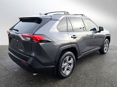 Used 2022 Toyota RAV4 LE image 3