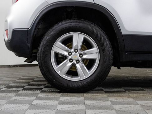 Used 2021 Chevrolet Trax LT image 41