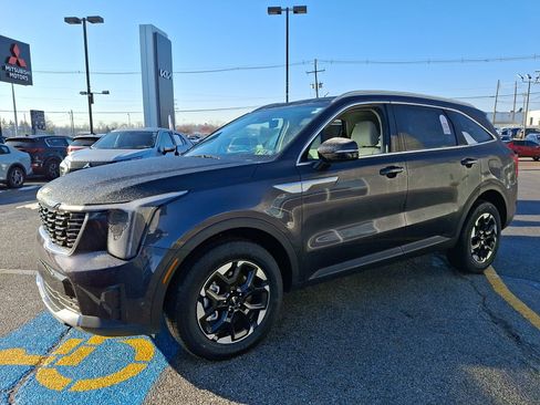 New 2026 Kia Sorento S image 4