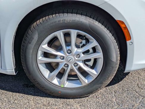 New 2026 Chrysler Pacifica Select FWD image 10